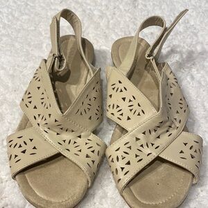 womens Catherine’s solid beige hook and loop sandals size 10W